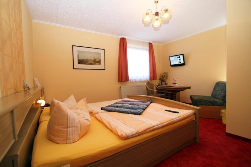 Familienhotel Zur Linde Panschwitz-Kuckau Kamer foto