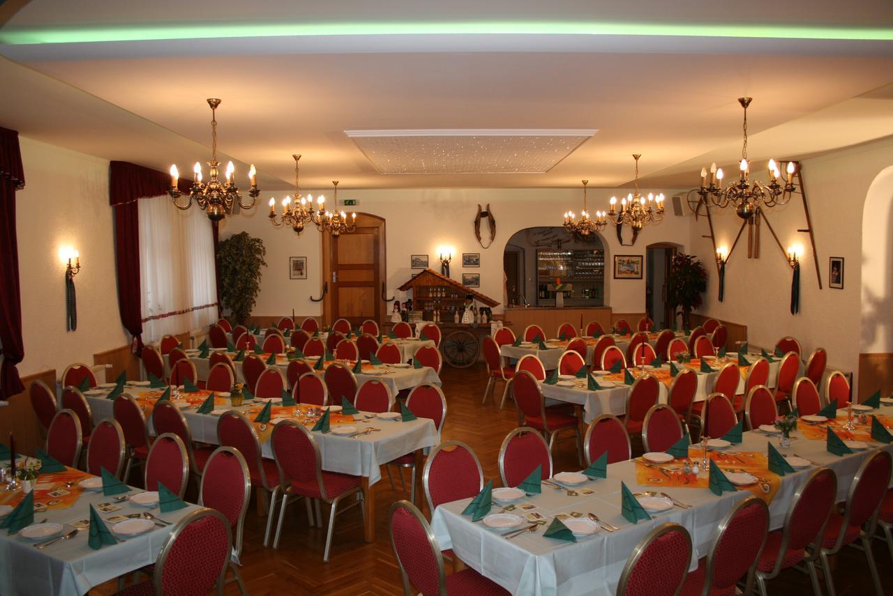 Familienhotel Zur Linde Panschwitz-Kuckau Buitenkant foto