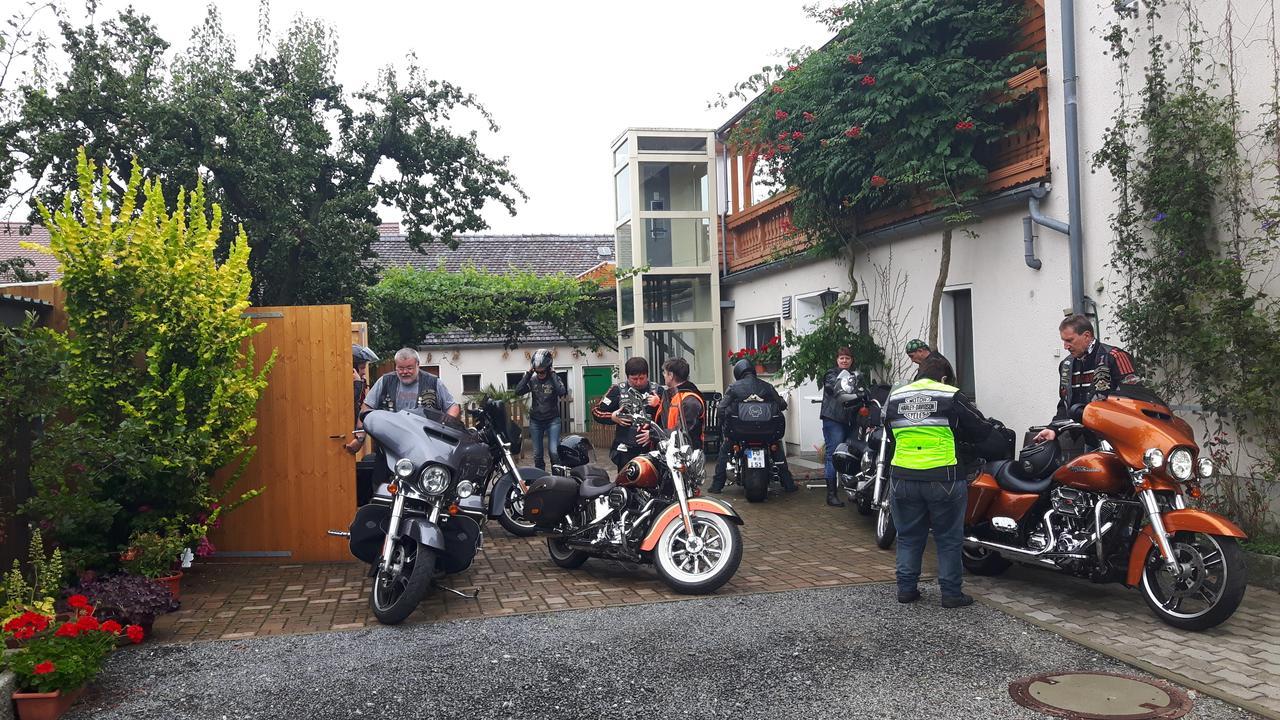 Familienhotel Zur Linde Panschwitz-Kuckau Buitenkant foto